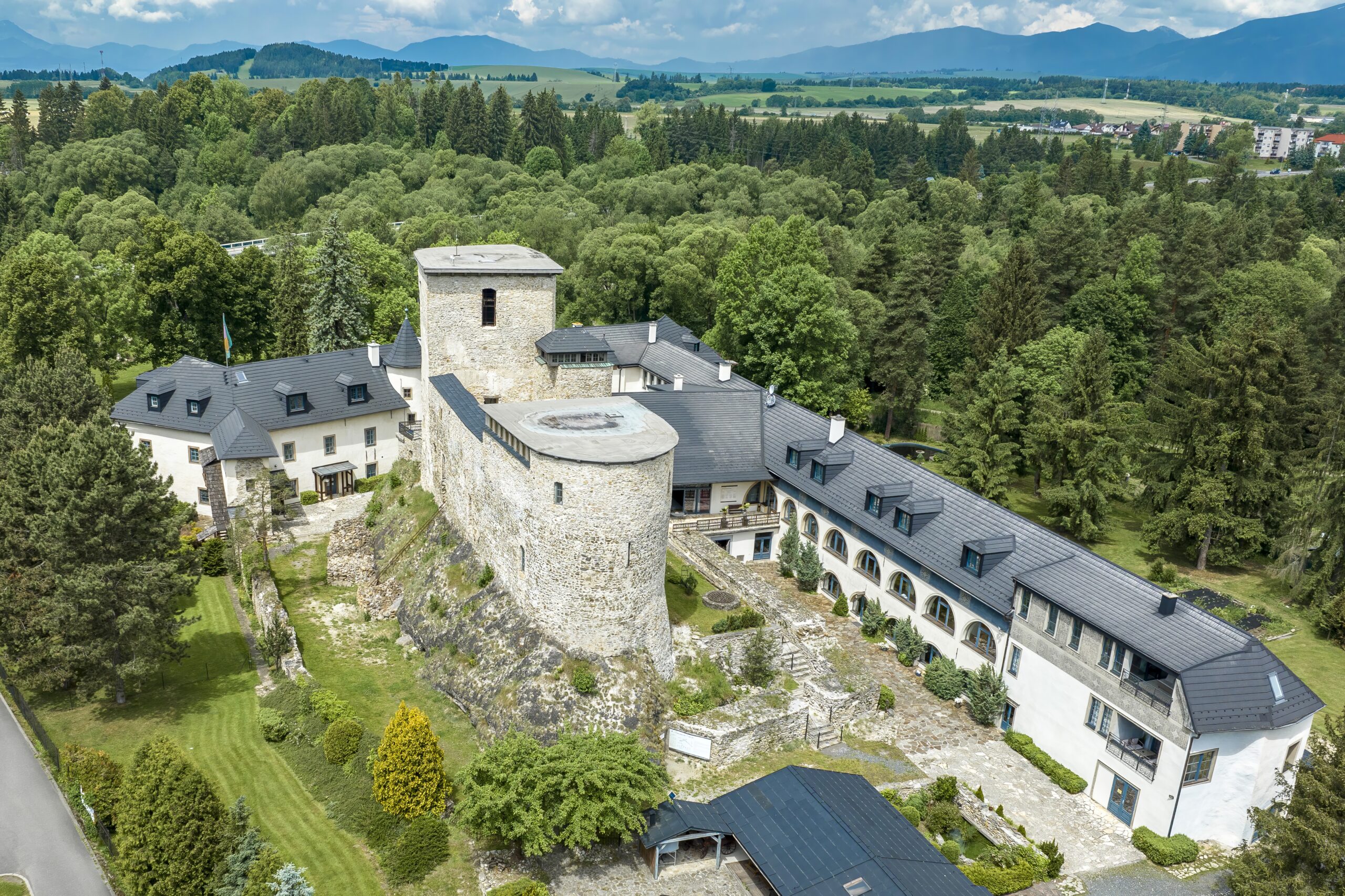 Liptovský Hrádok Castle and Manor House