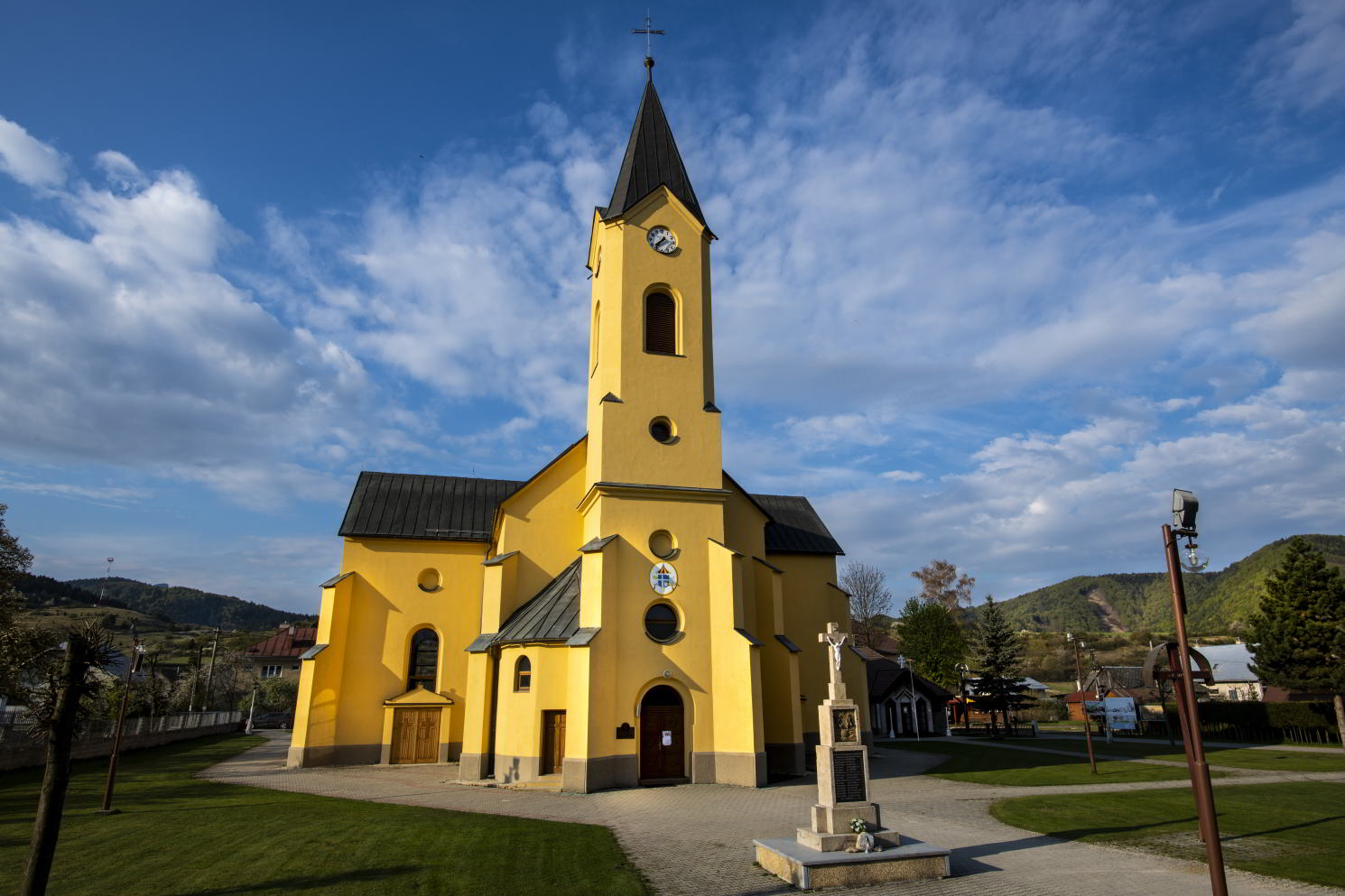 Bazilika Narodenia Panny Márie v Rajeckej Lesnej