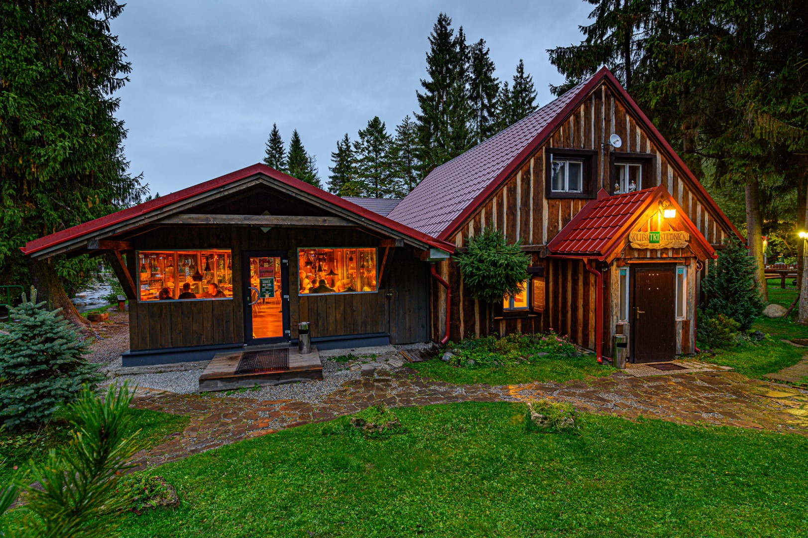 Koliba Tri studničky u Tomášovcov