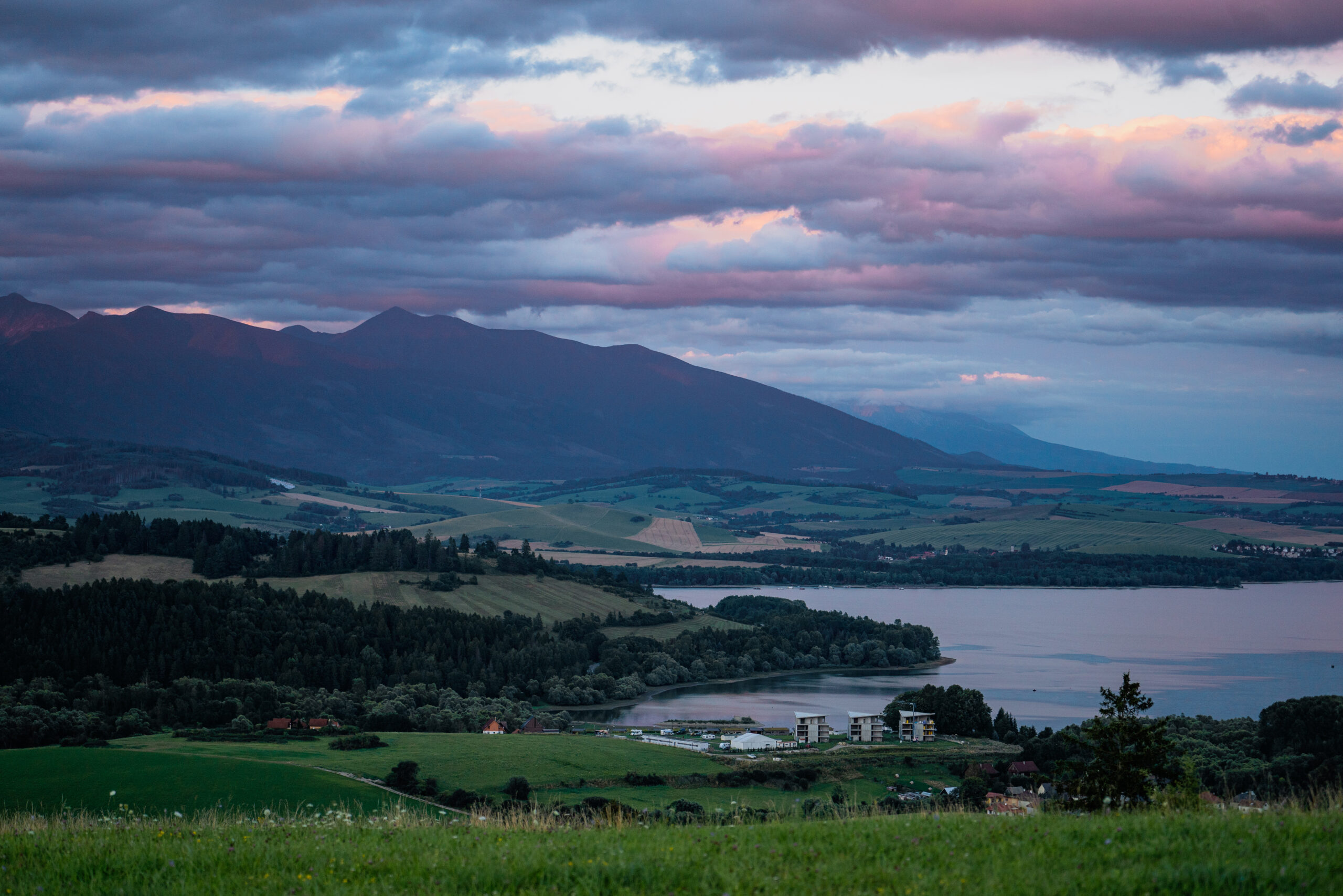 Trasa okrężna wokół zbiornika wodnego Liptovská Mara
