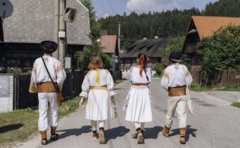 Komentované prehliadky obce Čičmany